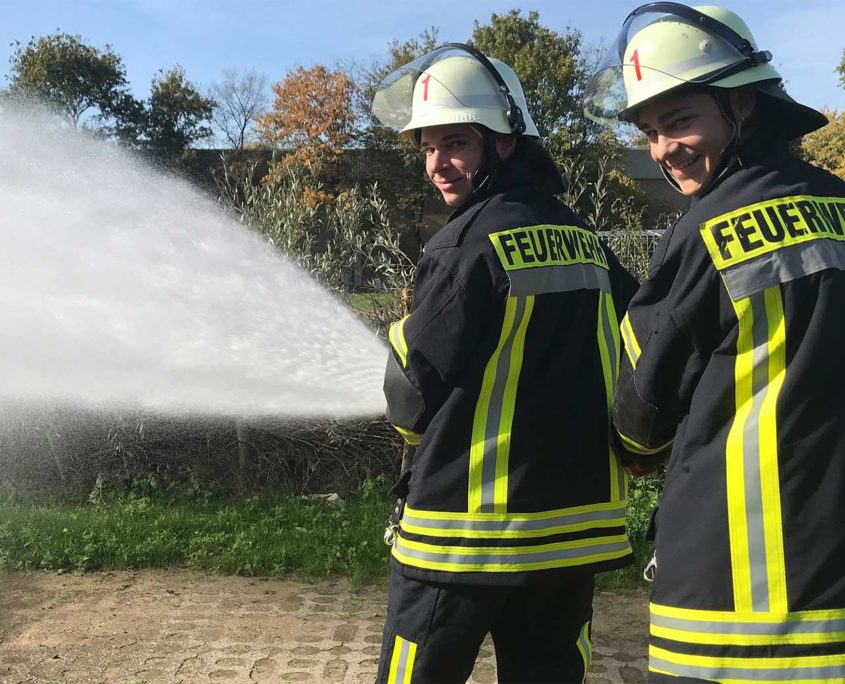 Grundausbildung Teil 1 der Feuerwehr Voerde